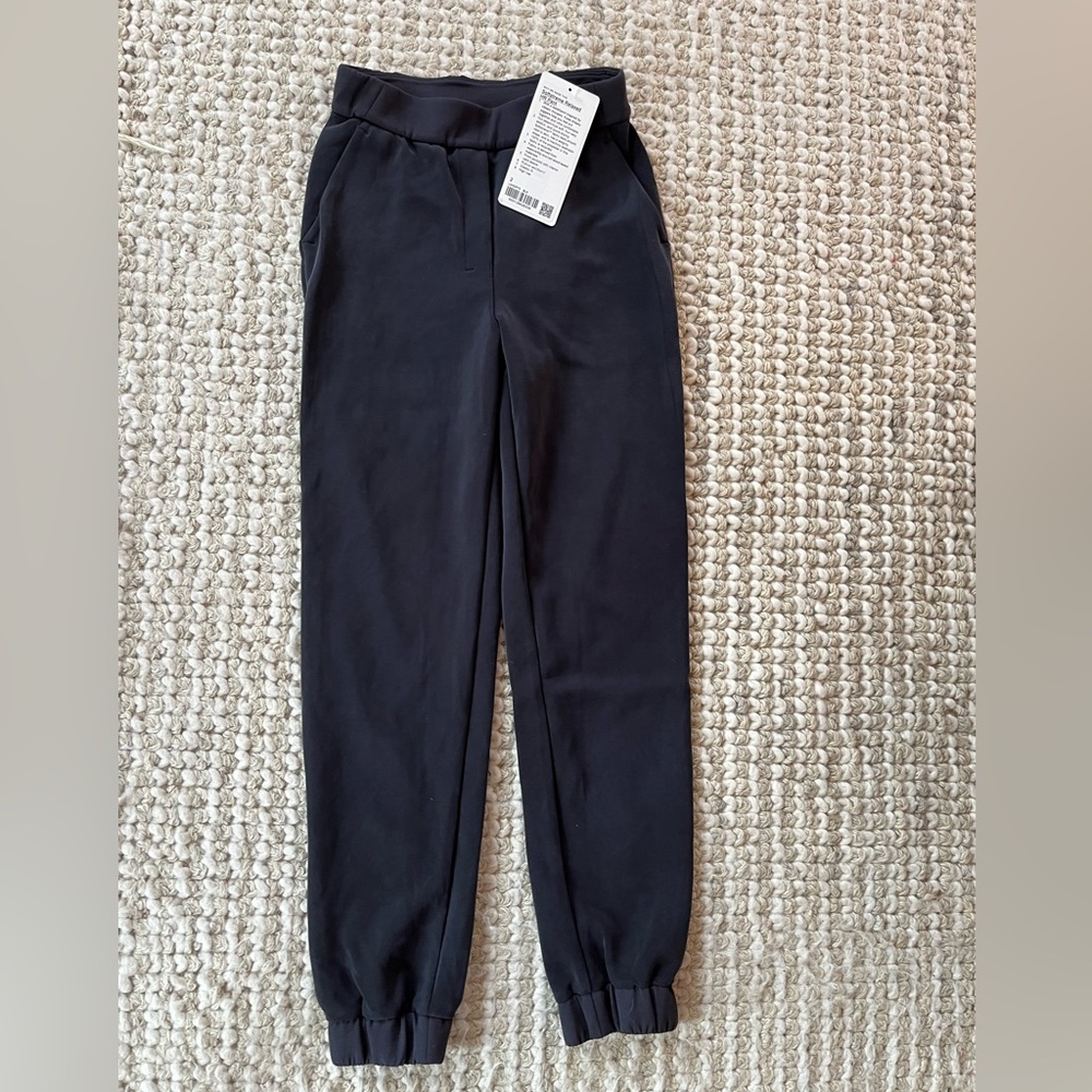 Nwt Lululemon softstreme joggers. Black, size 2.